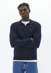 Пуловер Пуловер