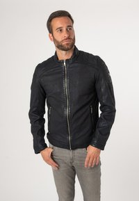 Кожаная куртка Кожаная куртка