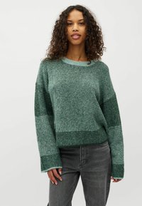 Пуловер Пуловер