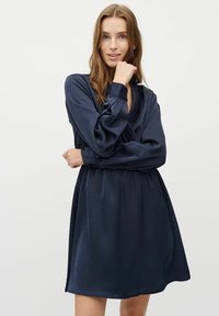 Короткое платье Короткое платье