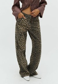 Широкие брюки Широкие брюки