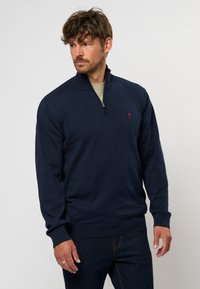 Пуловер Пуловер