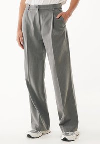 Широкие брюки Широкие брюки