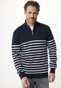 Пуловер Пуловер