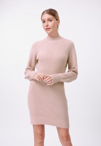 Вязаное платье Вязаное платье