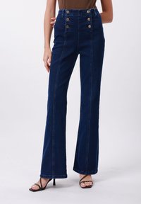 Джинсы Джинсы