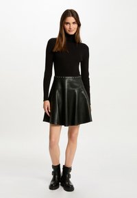 Короткое платье Короткое платье