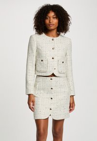 Короткая куртка Короткая куртка