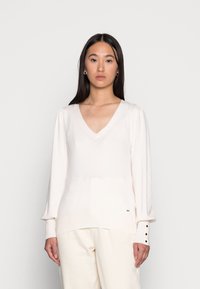 Пуловер Пуловер