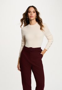 Пуловер Пуловер