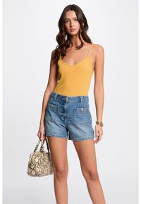 Топ на бретельках Топ на бретельках