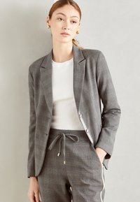 Блейзер Блейзер