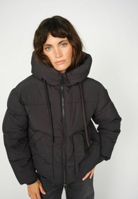 Зимняя куртка Зимняя куртка