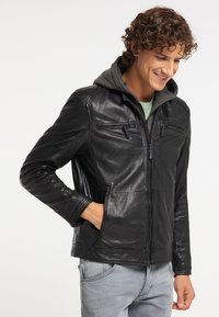 Кожаная куртка Кожаная куртка