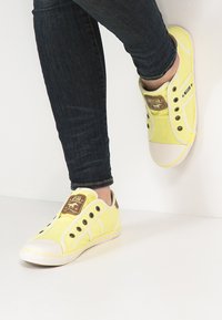 Кеды без шнуровки Кеды без шнуровки