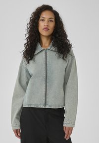 Джинсовая куртка Джинсовая куртка