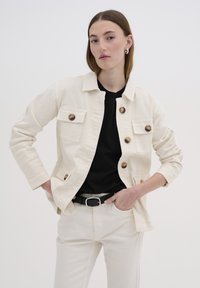 Куртка с накладнымит карманами Куртка с накладнымит карманами