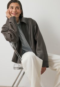 Кожаная куртка Кожаная куртка