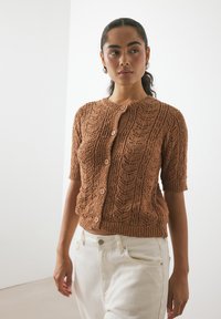 Вязаная кофта Вязаная кофта