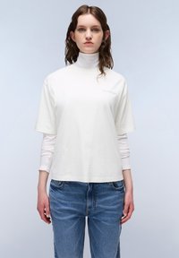 Футболка Футболка