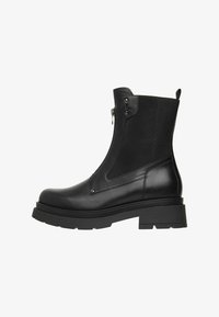 Полусапожки на платформе Полусапожки на платформе