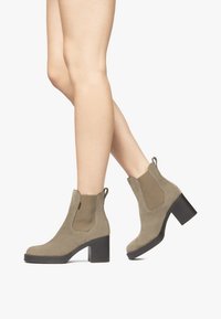 Ботинки челси Ботинки челси