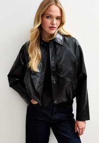 Кожаная куртка Кожаная куртка