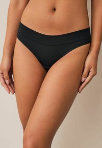 Стринги Стринги