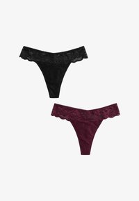 Трусы на бедрах Трусы на бедрах