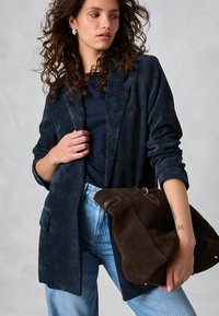 Короткое пальто Короткое пальто