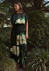 Атласная блузка Атласная блузка