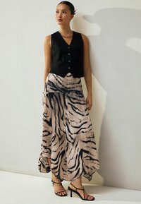 Парео Парео