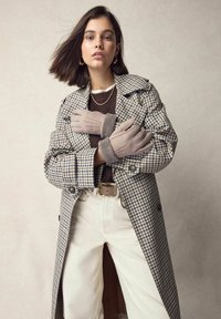 Перчатки Перчатки