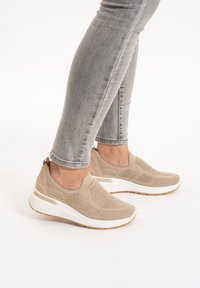 Кеды без шнуровки Кеды без шнуровки