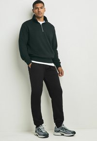 Спортивные штаны Спортивные штаны