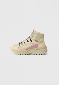 Высокие кеды Высокие кеды