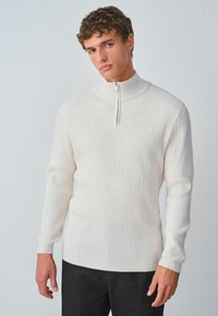 Пуловер Пуловер