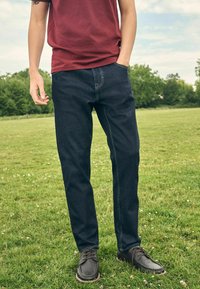 Прямые джинсы Прямые джинсы