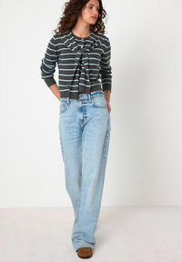 Жилет Жилет