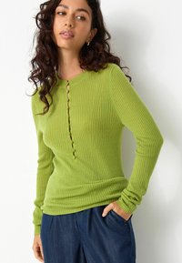 Пуловер Пуловер