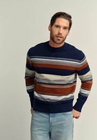 Пуловер Пуловер