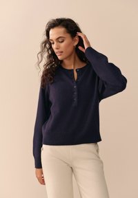 Пуловер Пуловер