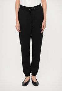 Спортивные штаны Спортивные штаны