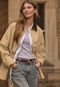 Короткое пальто Короткое пальто