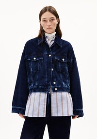 Вельветовая куртка Вельветовая куртка