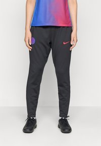 Спортивный костюм Спортивный костюм