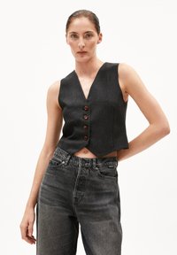 Жилет Жилет