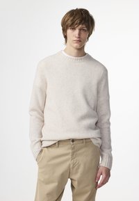 Пуловер Пуловер