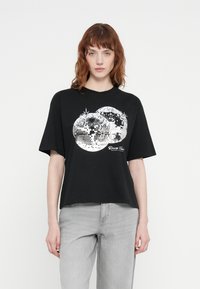 Футболка Футболка