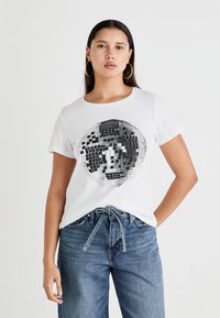 Футболка Футболка